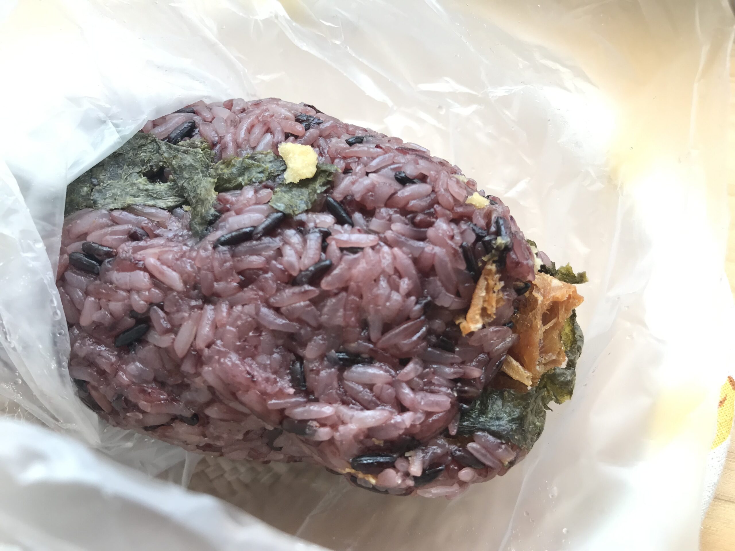 士東市場美食 素食 何記紫糯米飯糰